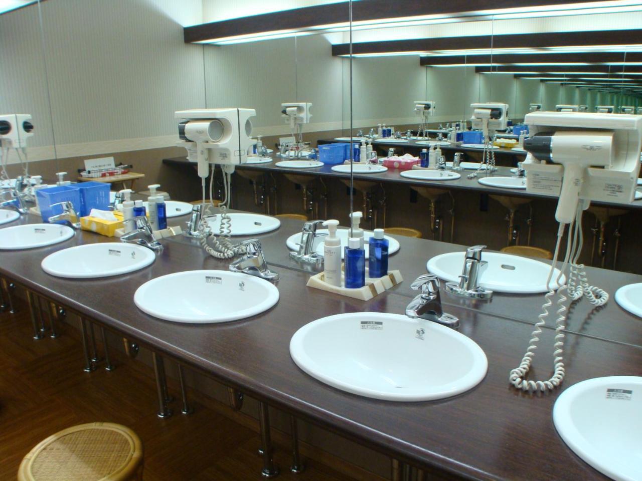 Kumamoto Capsule Hotel מראה חיצוני תמונה